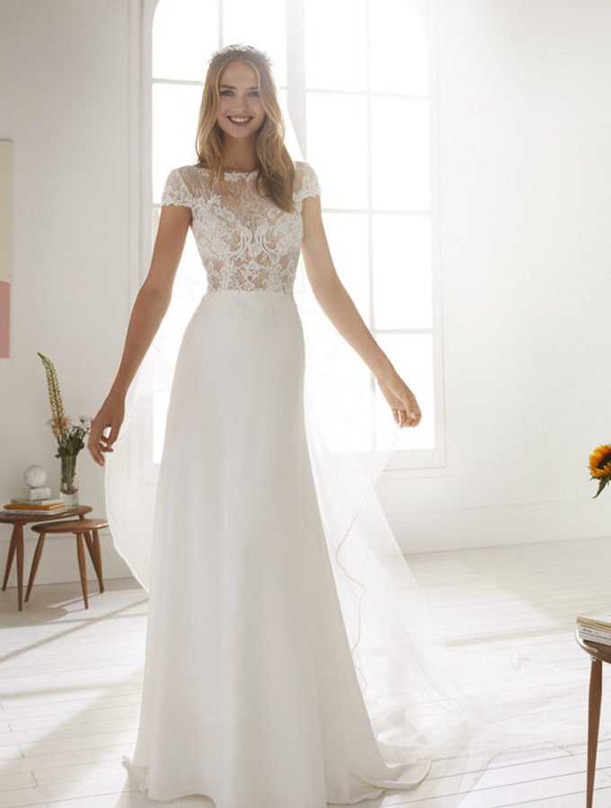 White One / Robe OBRE