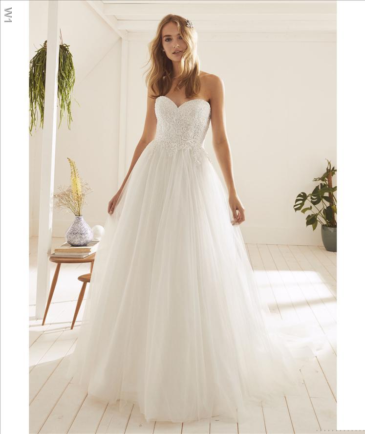 White One / Robe ODELSIA