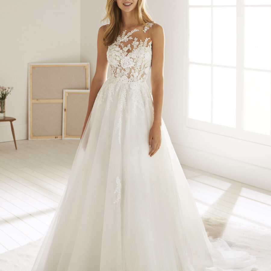 White One / Robe OROPESA